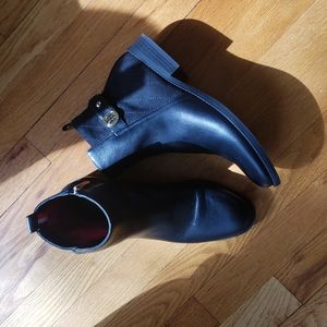 Tommy Hilfiger black leather boots!